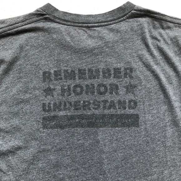 USA Flag Charcoal Gray Cotton/Poly T-Shirt Medium - Picture 8 of 15